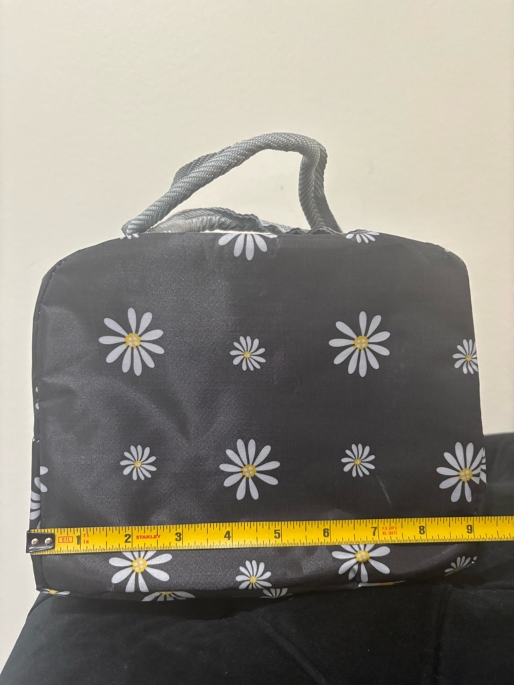 Black Daisy Print Lunch Bag - Picture 6 of 8